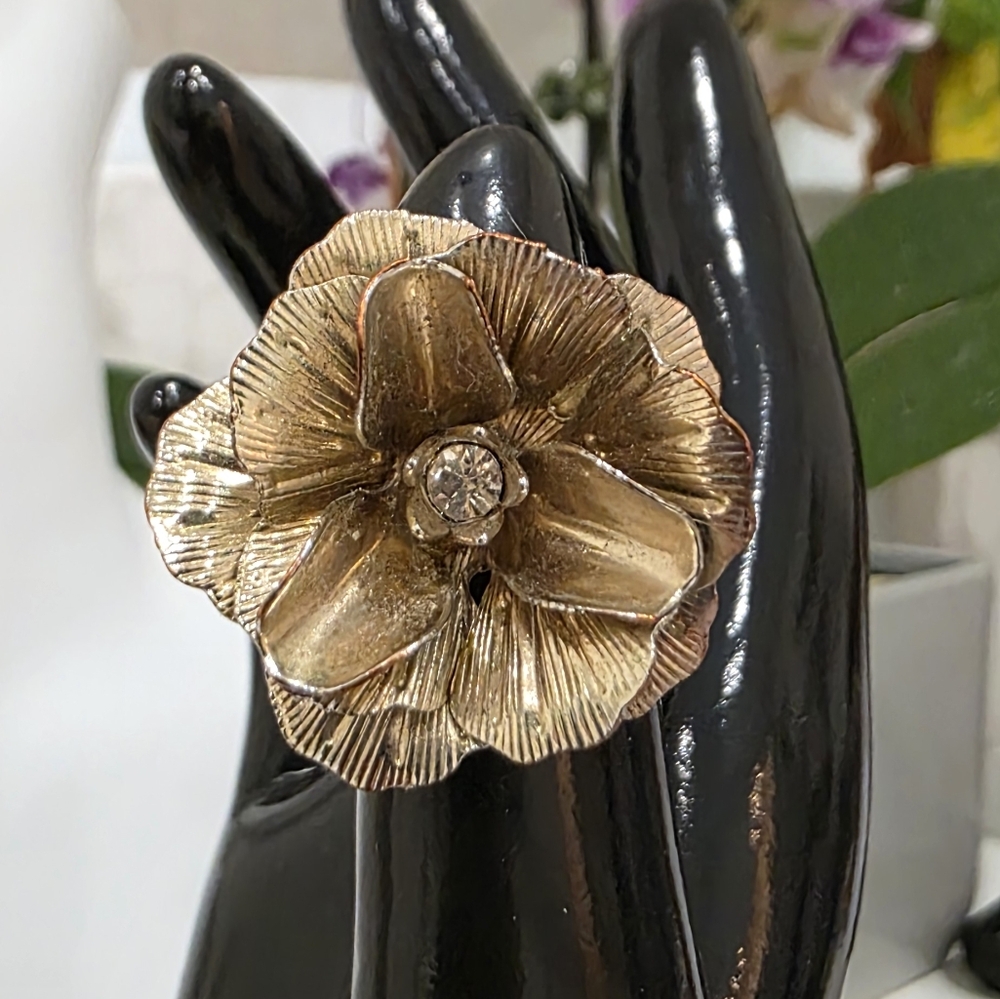 Vintage Gold Metal Flower Ring